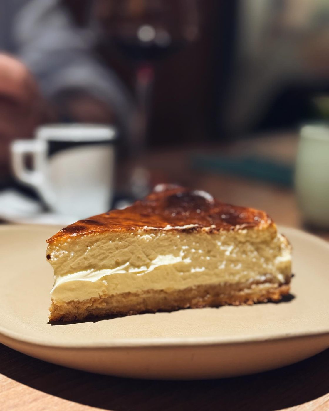Una de nuestras tartas de queso favoritas 🧀 en Valencia + cocina varia — foto 1 de 6